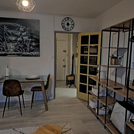 Tout Confort - Clim- Salle De Bain Commune Nîmes Exterior foto