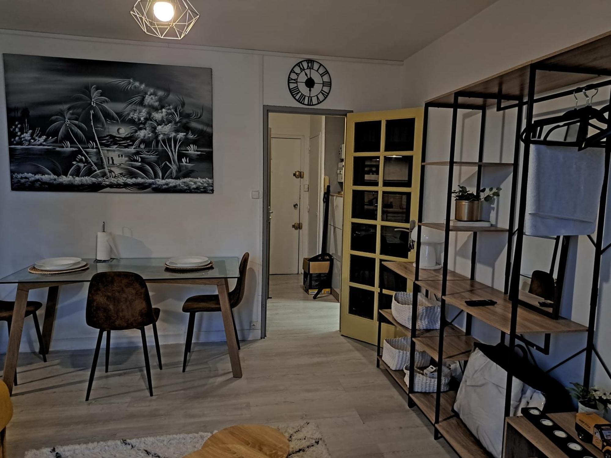 Tout Confort - Clim- Salle De Bain Commune Nîmes Exterior foto